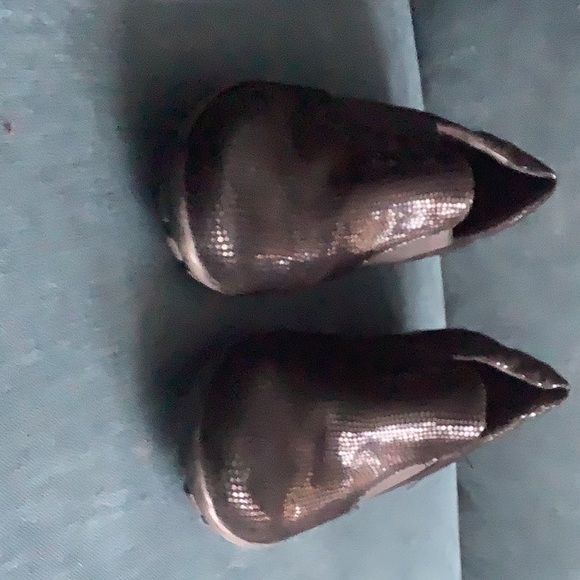 Black shiny shoes, very comfy - Picture 5 of 7